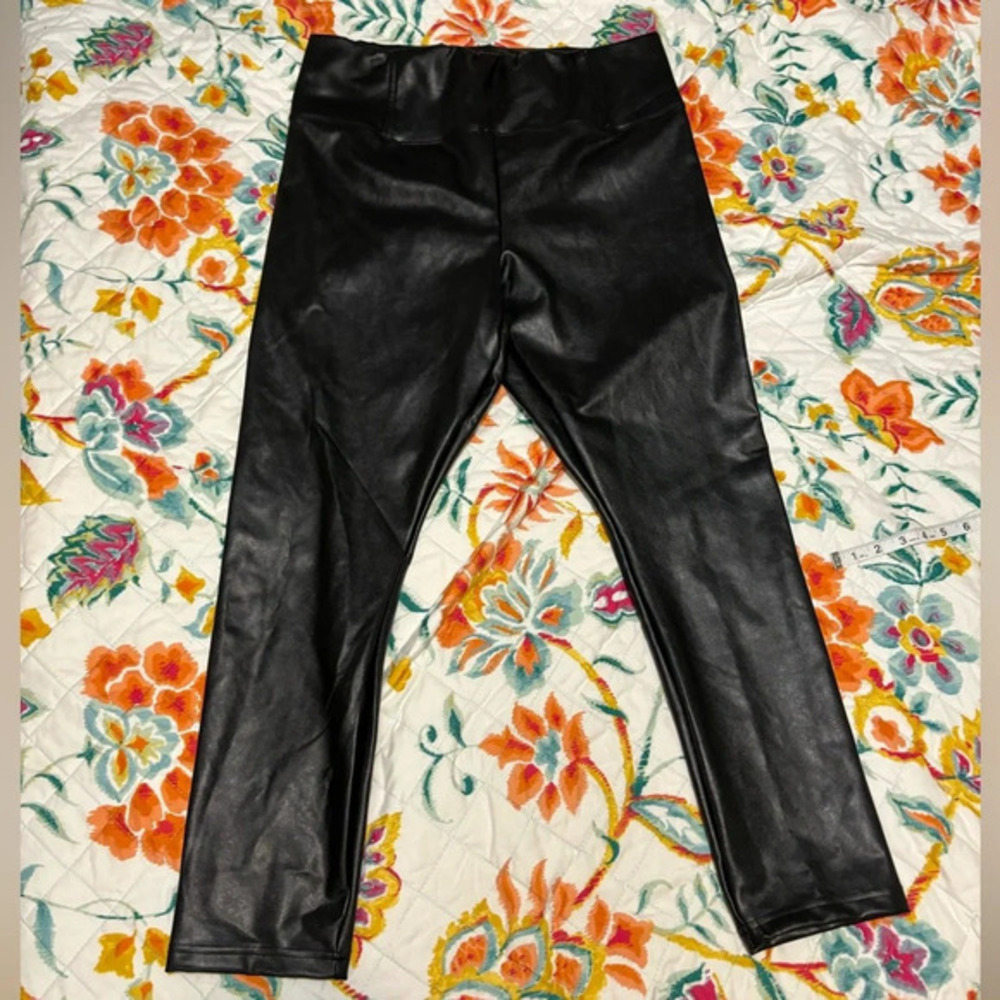 NWT-Tinseltown-Women’s Faux Leather Pants(pleather pants) 2X perfect condition